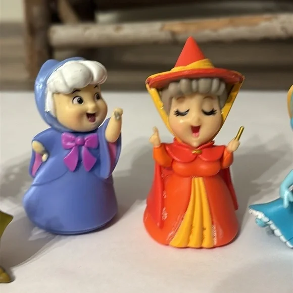 DISNEY PRINCESS COMIC PVC FIGURES PRE OWNED NO STANDS - Picture 9 of 10